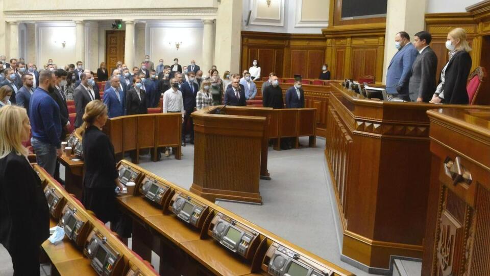 Від початку пандемії COVID-19 підтвердили у 46 народних депутатів України