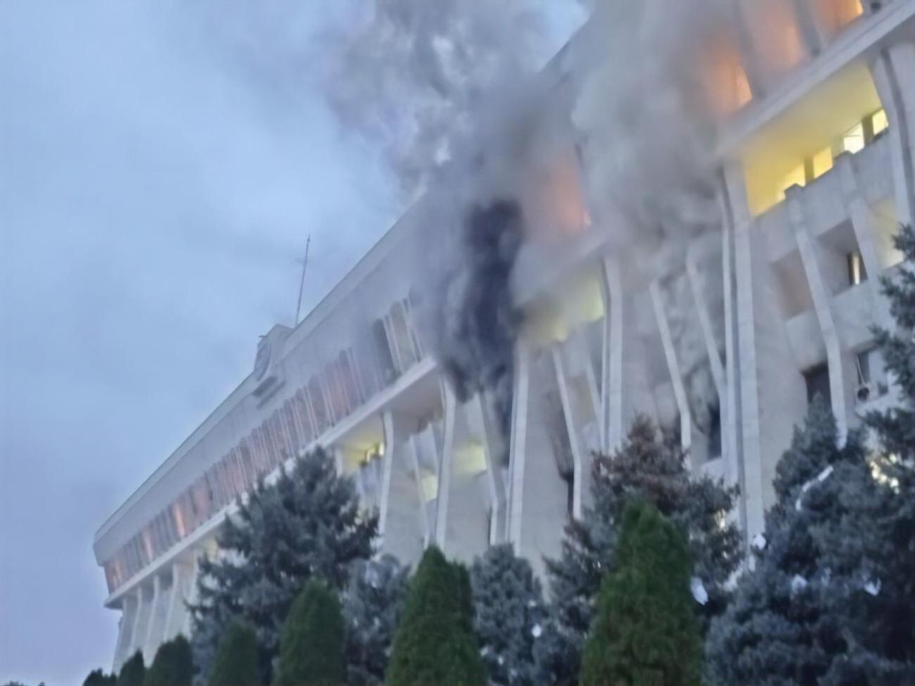 Пожежу загасили до ранку