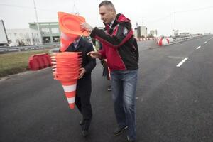 Віталій Кличко: Нам довелося фактично наново зводити опорні конструкції цих шляхопроводів