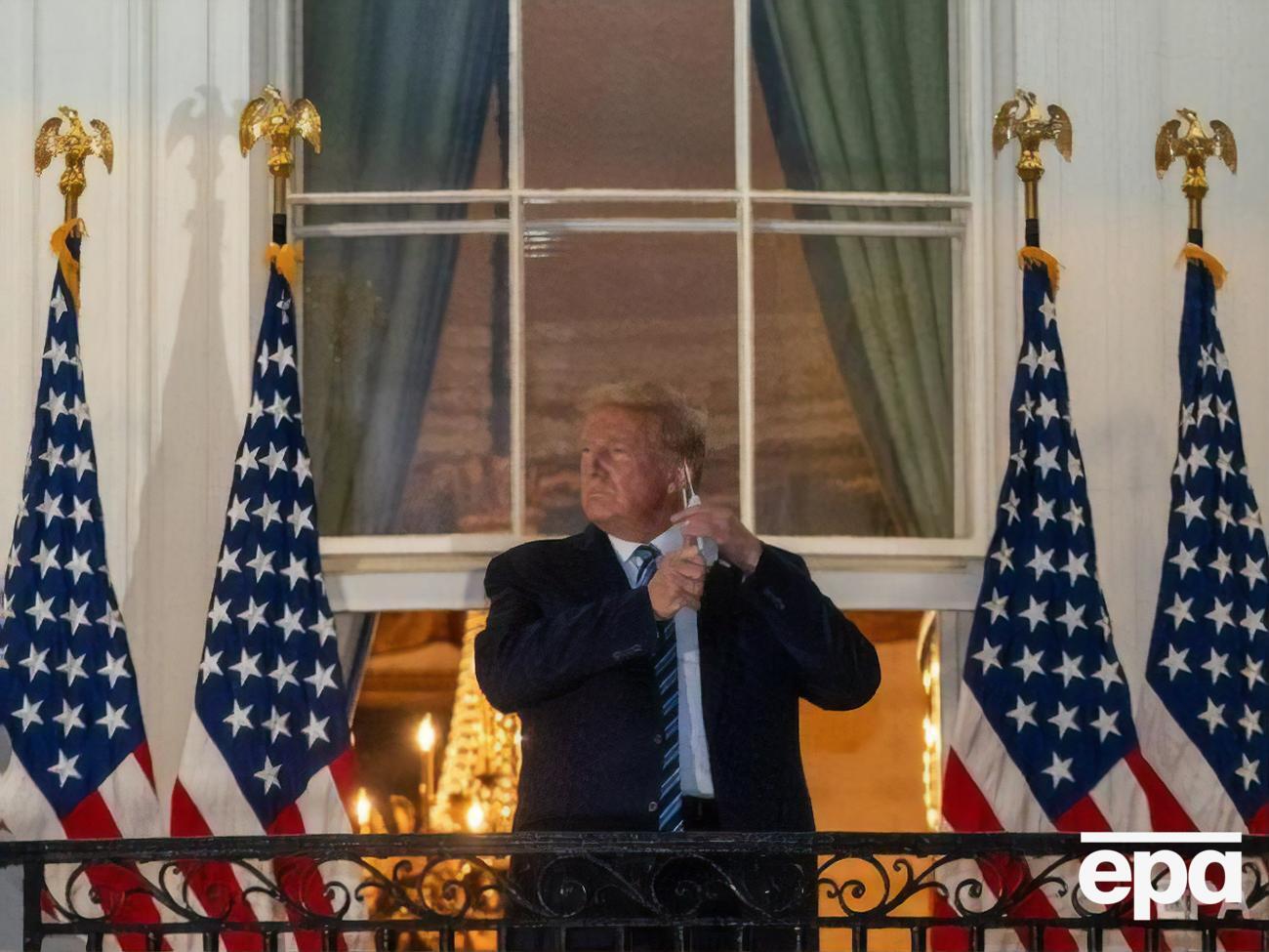 Сегодня Трамп вернулся из больницы, где лечился от COVID-19
