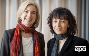 Дудна (на фото зліва) та Шарпантьє стали лауреатками Нобелівської премії