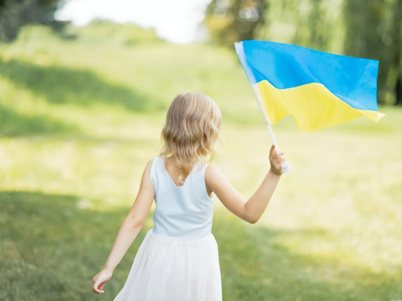 Меньше всего украинцев положительно относятся к России на западе