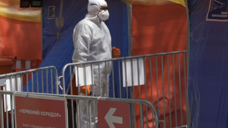 В Україні триває зростання добової захворюваності на COVID-19