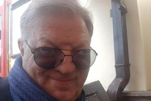 Ноябрев: Я думаю, все развивается по принципу маятника. Качнуло в одну сторону, качнет и в другую