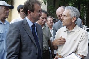 Александр Попов (слева): Нужна единая открытая система информирования о ЧС, которая устранит возникающие проблемы