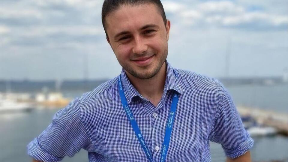 Тополя: Было их двое, а теперь трое