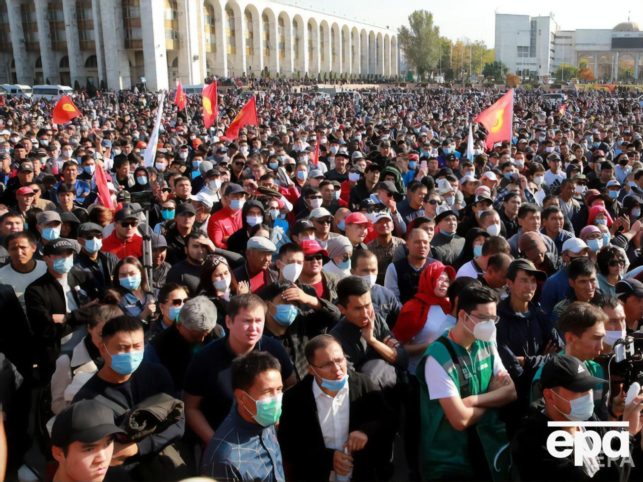 4 октября,&nbsp;после парламентских выборов, в Бишкеке&nbsp;вспыхнули протесты