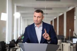 Кличко: 388 пациентов с COVID-19 в Киеве в тяжелом состоянии, 527 получают кислородную поддержку