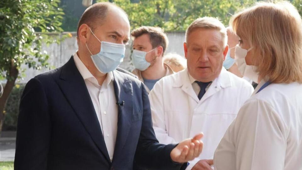 Степанов розповів, що клінічні випробування специфічної гіперімунної плазми крові наразі тривають у США