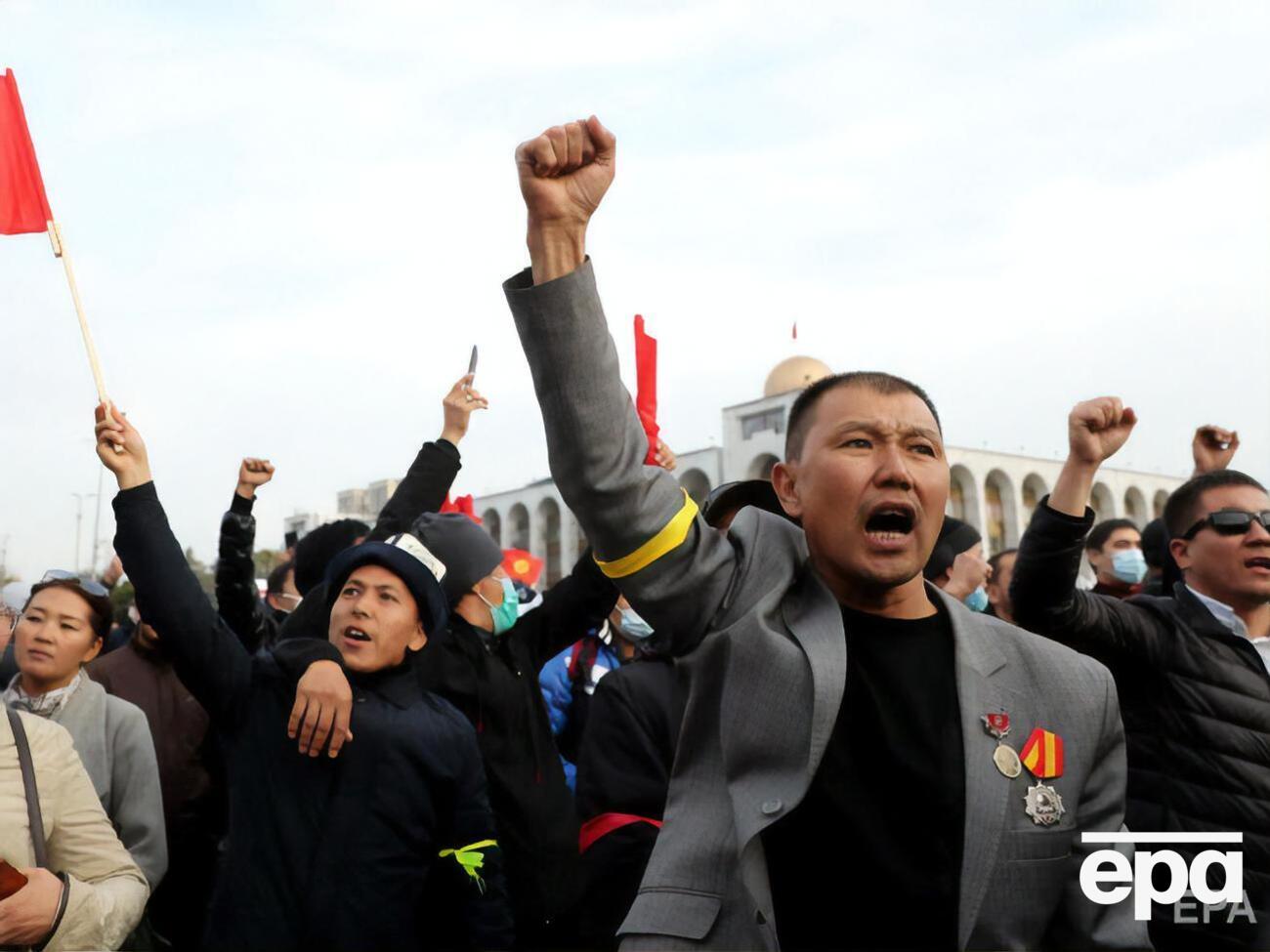 В Бишкеке несогласные с результатами парламентских выборов вышли на протесты