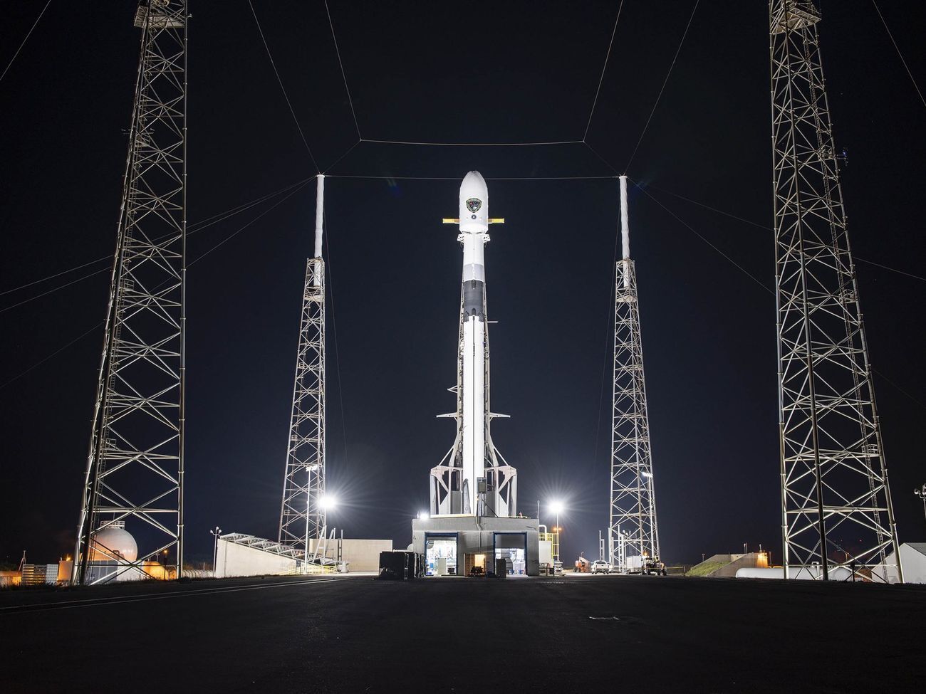 Спутник будет выведен в космос ракетой Falcon 9