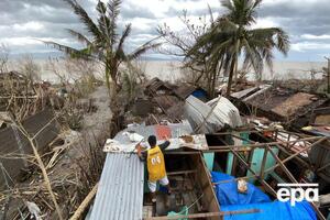 Тайфун разрушил жилые дома