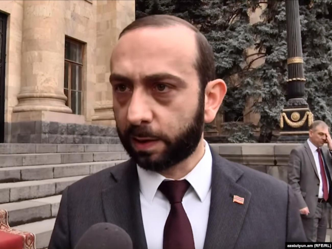 Мирзоян подвергся нападению митингующих