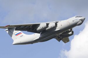 Росія відправила вже 10 літаків із військовими і технікою в зону конфлікту