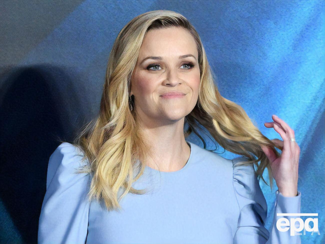 Уизерспун назвала щенка Мини Перл