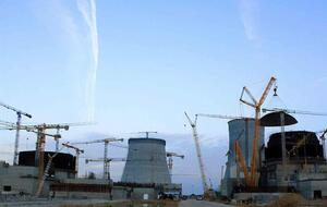 По данным СМИ, причина остановки АЭС – взрывы нескольких трансформаторов напряжения