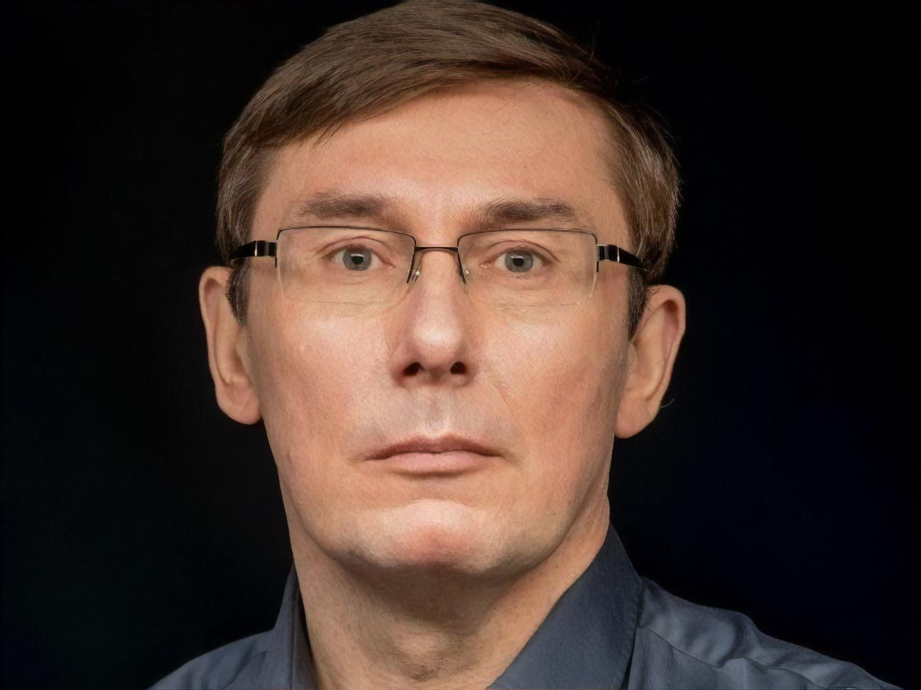 Луценко: Правительство должно было создать 136 базовых антиковидних центров