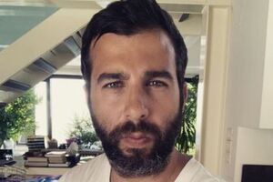 Ургант: Все мужчины это делают