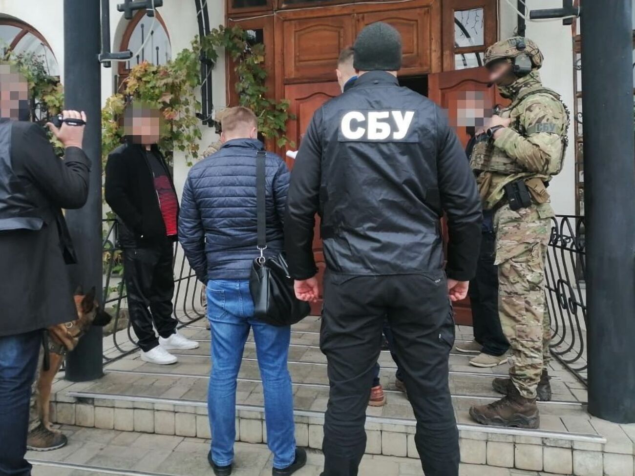 Правоохоронці провели дев'ять обшуків за місцем проживання і роботи фігурантів