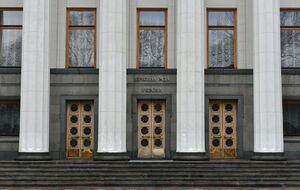 Согласно результатам опроса КМИС, в Верховную Раду проходят шесть партий