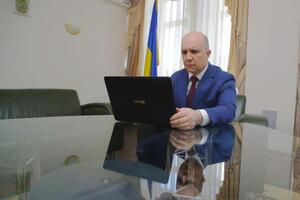 Роман Абрамовский: Хотим, чтобы такие датчики были на всех предприятиях, работаем над тем, чтобы объединять их в один реестр