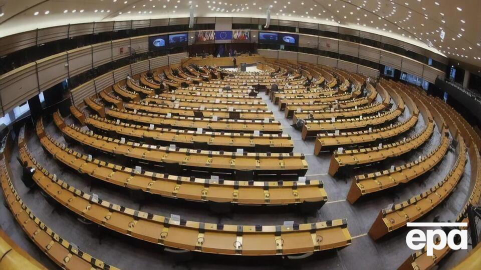 Наприкінці жовтня ЄП перейшов на пленарні засідання в прямому ефірі