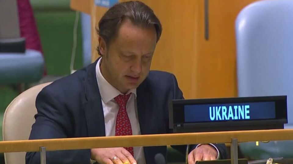 Вітренко наголосив, що не менше ніж пів мільйона жителів України стали вимушеними переселенцями