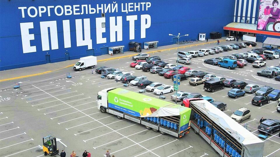 После объявления "карантина выходного дня" сеть "Эпицентр" опубликовала пост о "72-часовой пятнице"