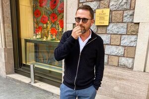 В октябре журналисты заявили, что Партия Шария платит экспертам, чтобы те положительно упоминали Шария в телефирах