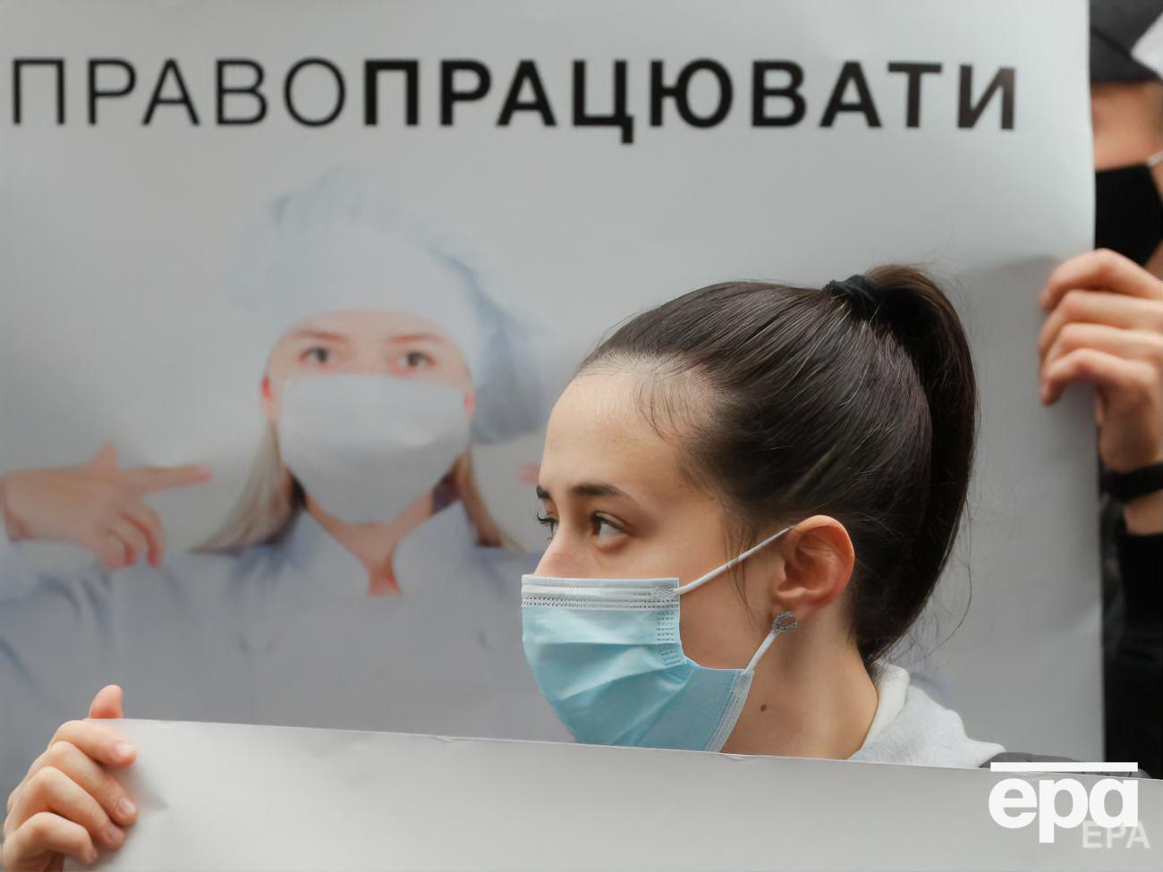 У вихідні працюватимуть виключно продуктові магазини, аптеки, транспорт, автозаправні станції та ветеринарні аптеки