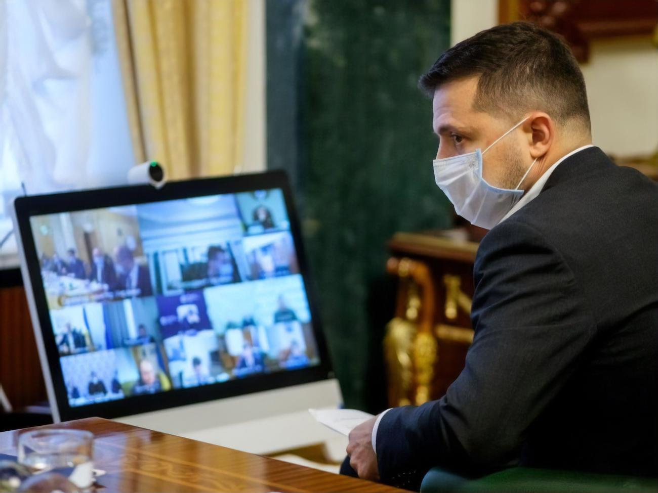 Зеленский:&nbsp;Третий день я нахожусь на самоизоляции, но не изолировался от работы