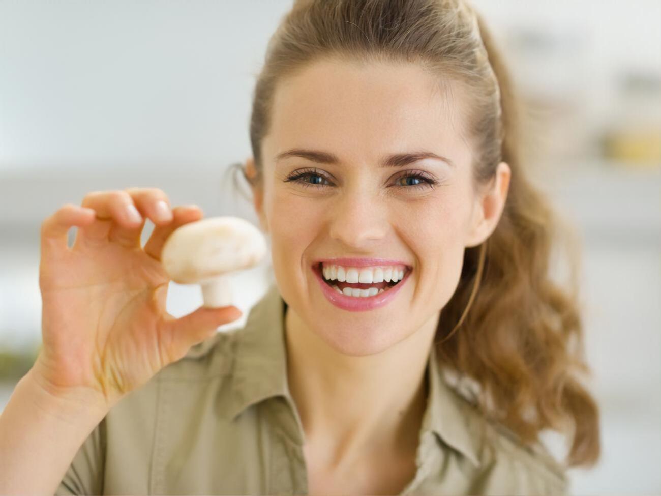 Шампиньоны растут в дикой природе и культивируются массово