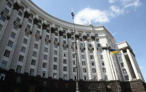 Журналісти зазначають, що за підписом Петрашка видали два накази однією датою і з однаковими номерами