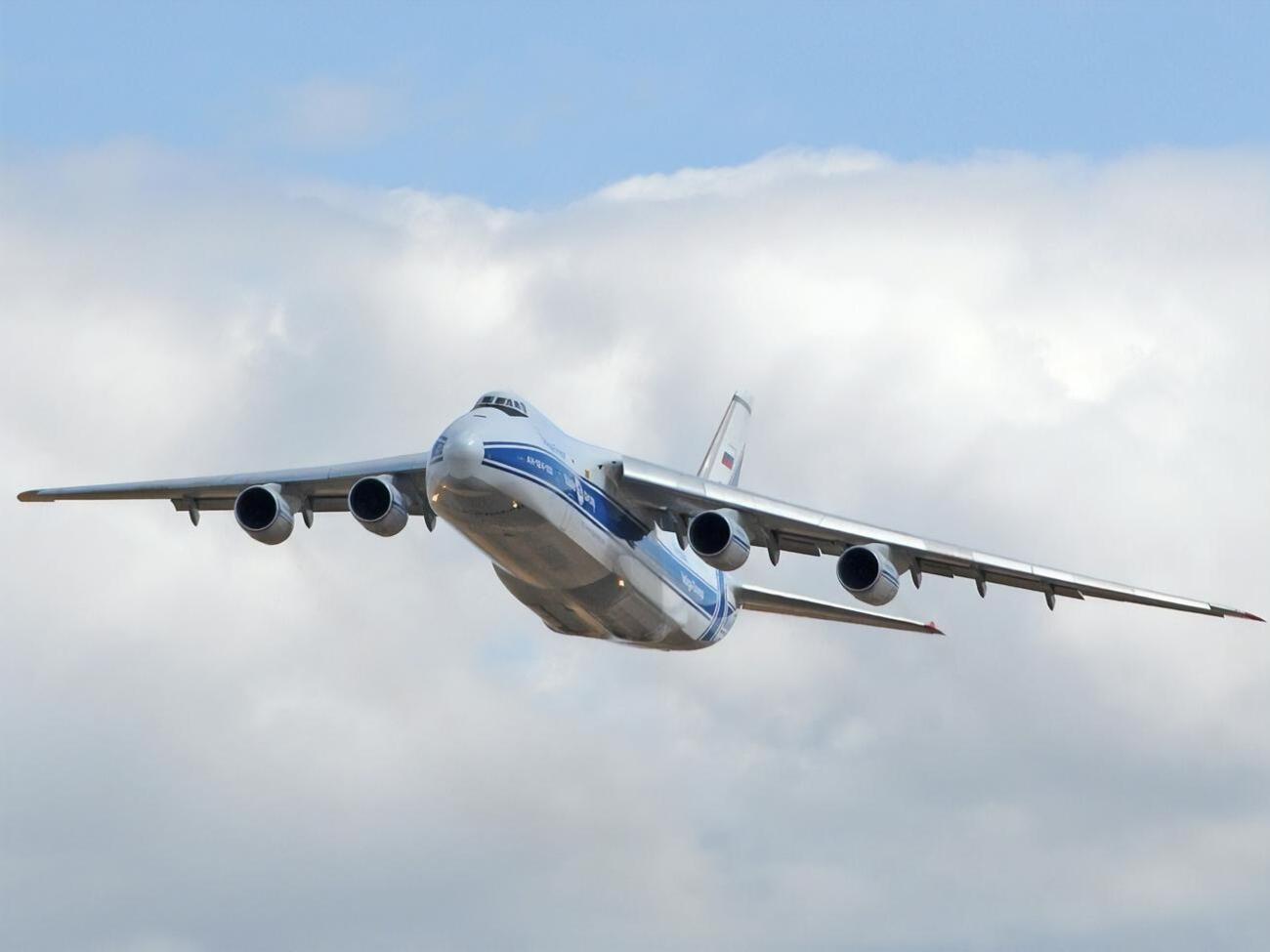 В РФ экстренно сел Ан-124