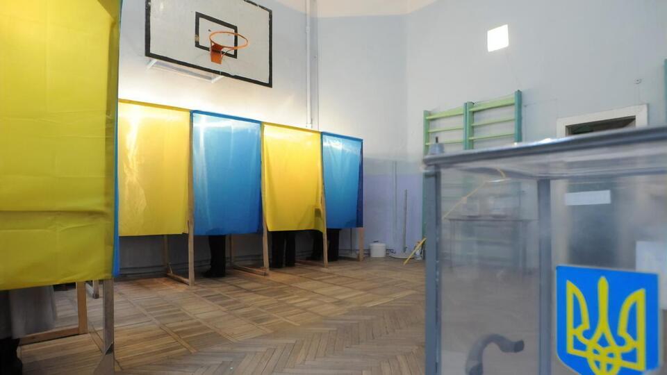 Местные выборы в Украине прошли 25 октября