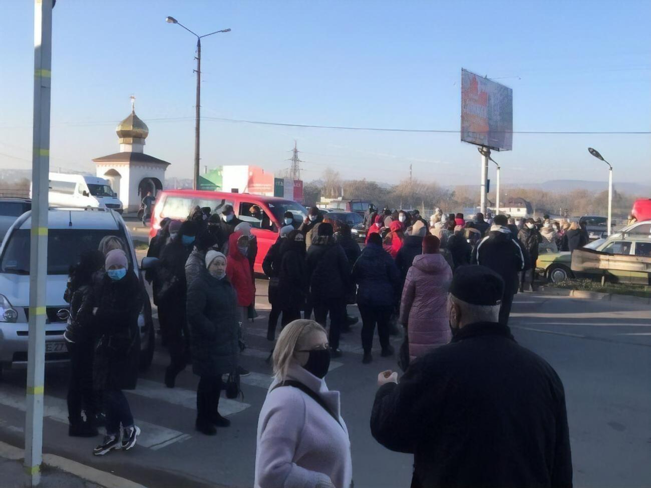 Работники&nbsp;Калиновского рынка считают, то "карантин выходного дня" оставит их без заработка
