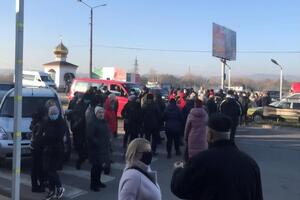 Работники Калиновского рынка считают, то "карантин выходного дня" оставит их без заработка
