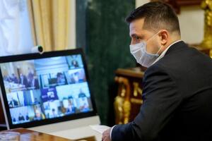 Зеленский: Как это ни парадоксально, но хочу поблагодарить наших оппонентов за фейк о том, что мое лечение стоит миллионы гривен в день. Спасибо, что даете возможность посмеяться