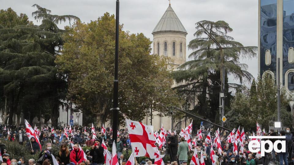 За підрахунками ЗМІ, сьогодні на акції протесту у Тбілісі було кілька тисяч осіб