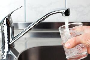 Весной 2014 года Киев прекратил подачу воды в Крым