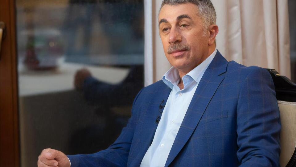 Комаровський: Після виборів президентських ставлення – як у цьому анекдоті: "Отче, у мене завтра весілля – яку мені вдягнути нічну сорочку?"