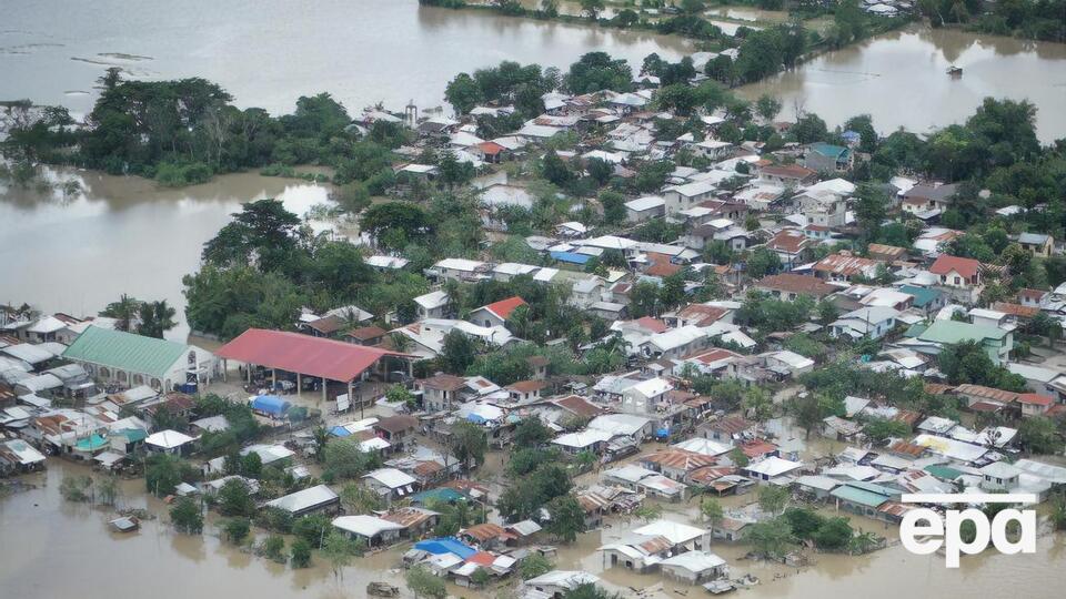 Тайфун разрушил около 26 тыс. домов
