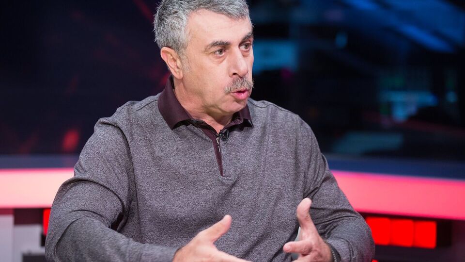 Комаровський: Регулярно у країні когось обливають зеленкою