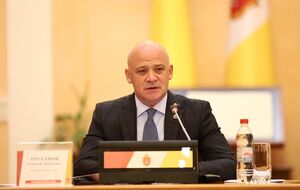 Труханов, по данным экзит-полла КМИС, опередил своего соперника более чем на 12 процентных пунктов