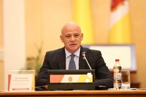 Труханов, за даними екзитполу КМІС, випередив свого суперника більше ніж на 12 процентних пунктів