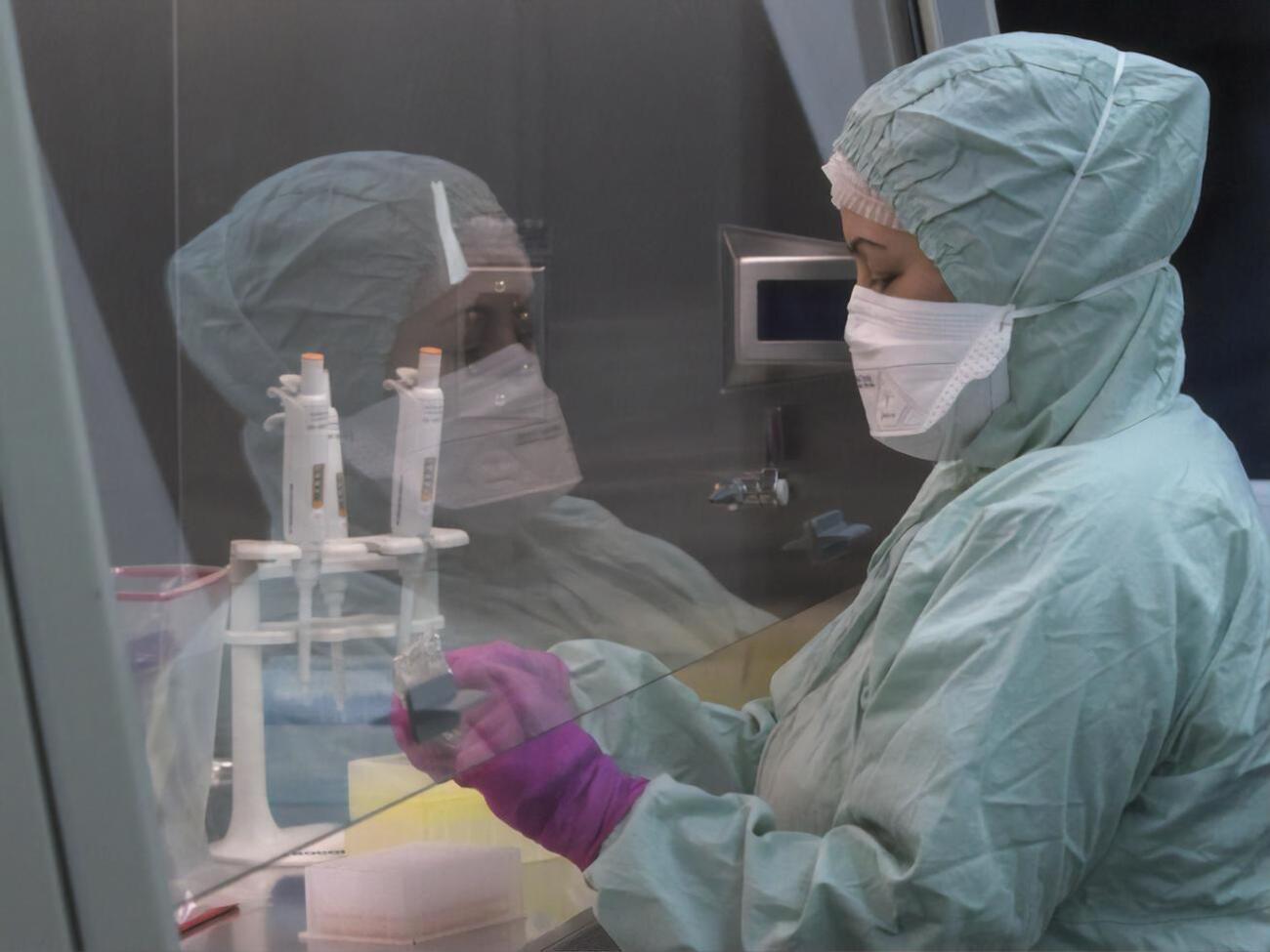 Кабмин ввел 11 ноября "карантин выходного дня" из-за увеличения больных COVID-19