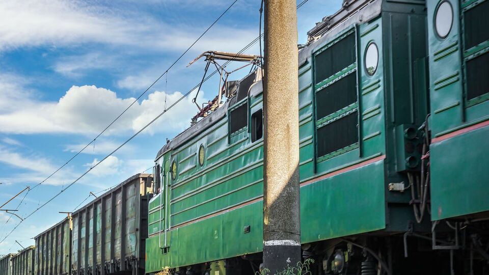 ДРС привела розрахунки представників бізнесу, згідно з якими, в разі зменшення строку експлуатації вагонів, до 2028 року парк зменшиться на 39%, доведеться списати понад 67 тисяч вагонів