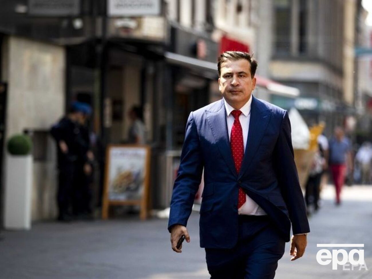 Саакашвілі: Масово закриваються кафе, ресторани, магазини