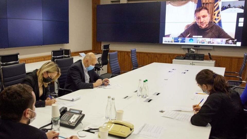 Зеленский провел совещание по видеосвязи