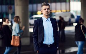 Филипенко: В спортивных штанах и с ружьем бегать можно, в платье и с цветами гулять нельзя